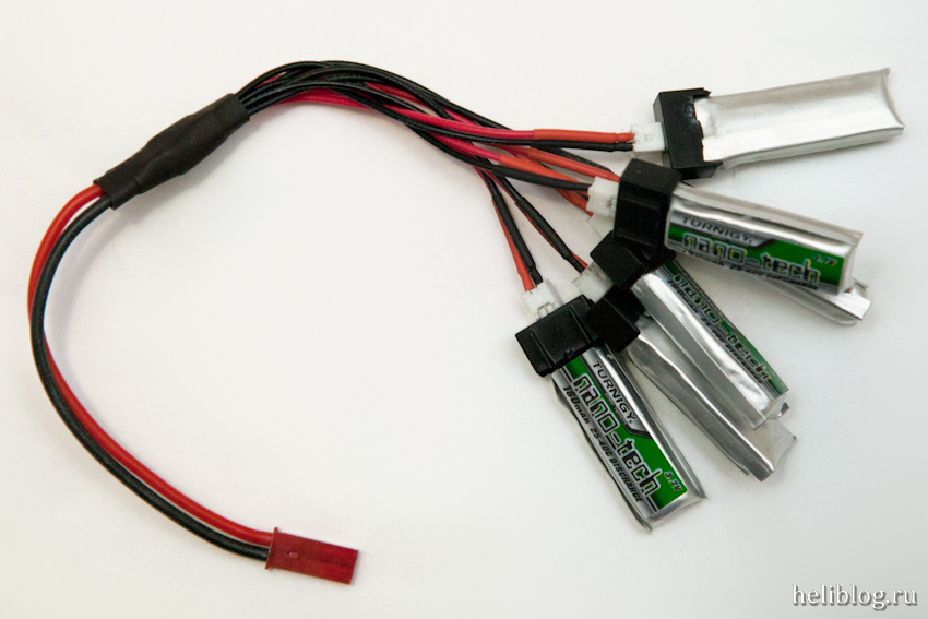 Турниджевские MSR-овские аккумуляторы подключенные к шнурку для параллельной зарядки